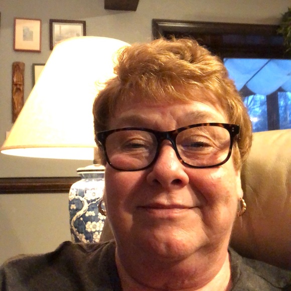 Meet your Posher, Pam - Picture 1 of 1